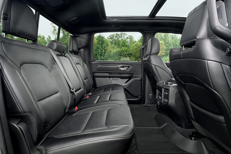 Большому пикапу Ram 1500 вернули 400-сильный двигатель Hemi V8