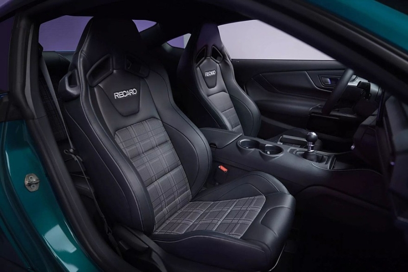 Ford Mustang посвежел и получил ретро-версию с отсылками к 1980-м годам
