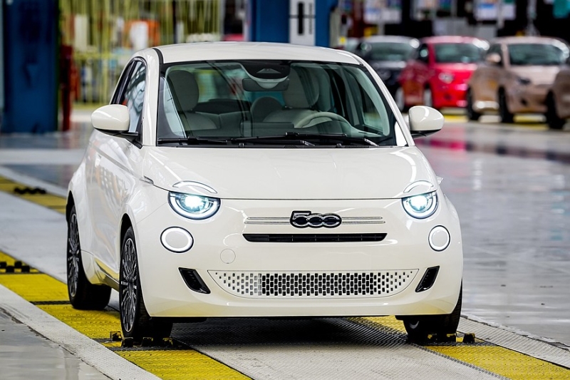 Итальянцы показали новый бензиновый Fiat 500 со старым мотором