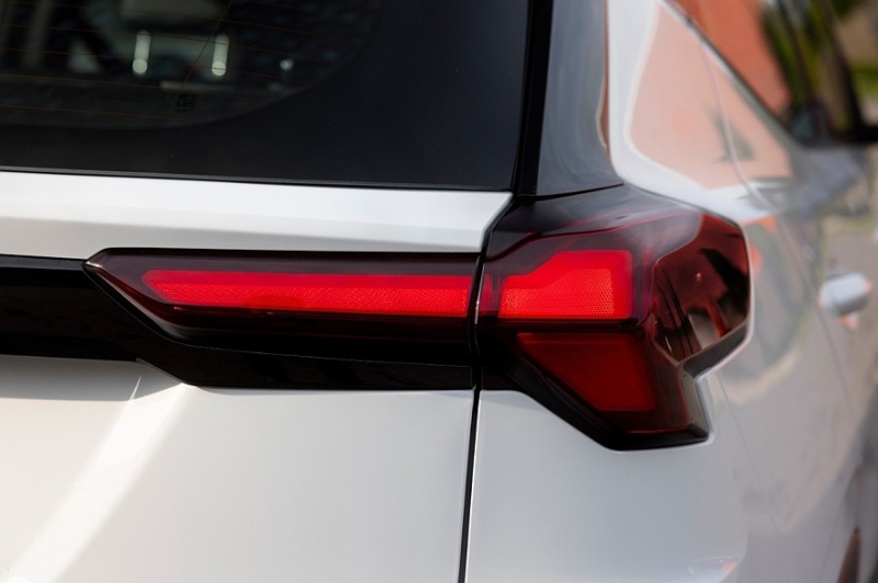 Новый бюджетный кроссовер Chevrolet Bolt будет не таким уж и новым: первые тизеры