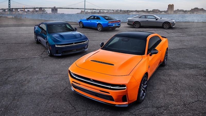 На американский рынок выходит новый бензиновый Dodge Charger